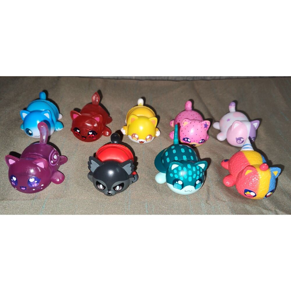 Aphmau Meemeows Friends Lot of 9 Vinyl Cat Figures